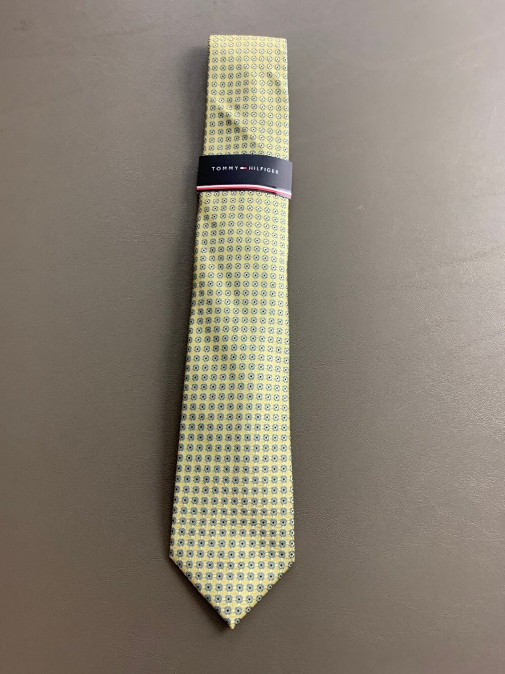 Tommy Hilfiger Men's 3'' Polyester Blend Neck Tie, Yellow Arvin Medallion Floral
